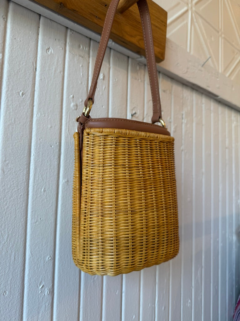 Lara Bucket Bag