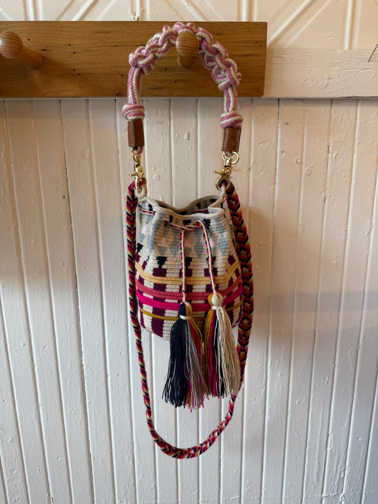 Crossbody Bag M with short macrame handle - Navy and Pink